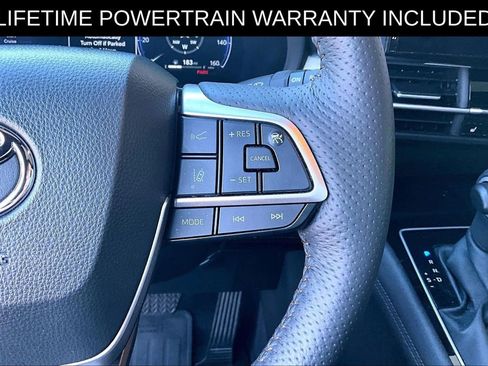 Used 2025 Toyota Sienna Platinum image 20