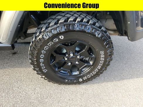 Used 2022 Jeep Gladiator Willys image 8