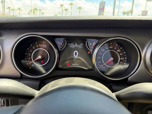 Used 2021 Jeep Wrangler Unlimited Sport AWD/4WD image 18