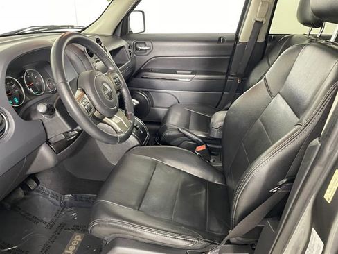 Used 2012 Jeep Patriot Limited w/ Sun/Sound Group AWD/4WD image 2