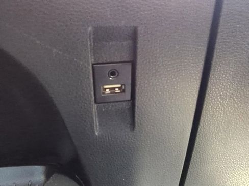 Used 2020 Toyota Corolla LE image 19