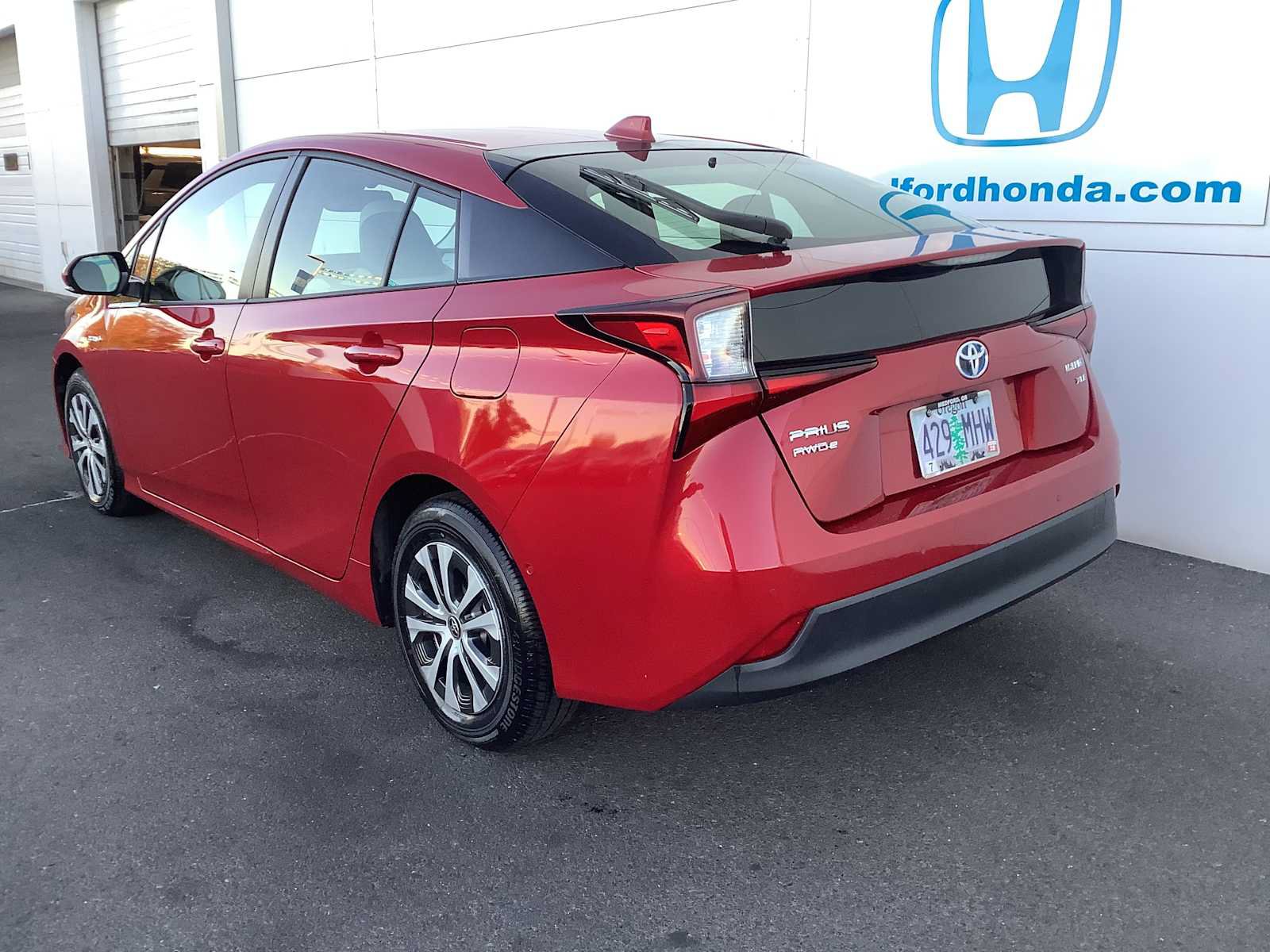 Used 2020 Toyota Prius XLE w/ Advanced Technology Package AWD/4WD image 4