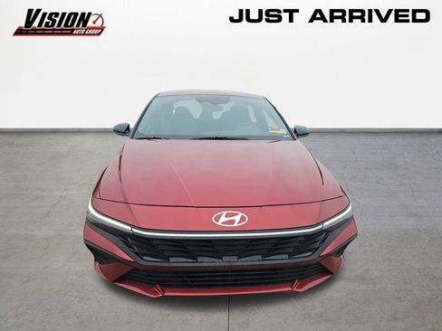 Certified 2025 Hyundai Elantra Sport image 2