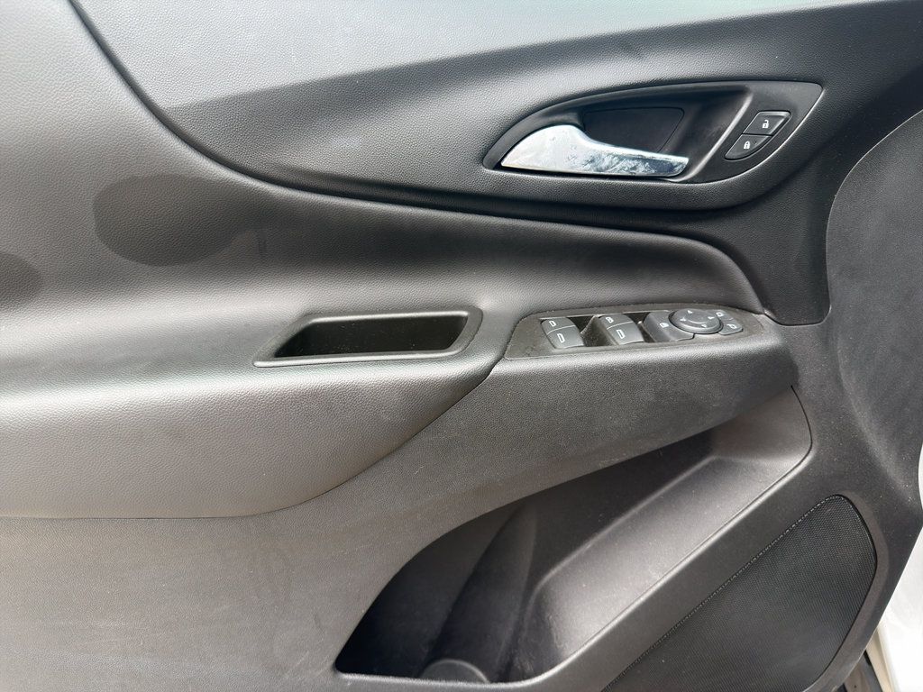 Used 2022 Chevrolet Equinox LT FWD image 11