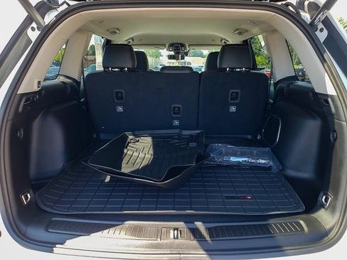 Used 2024 Jeep Grand Cherokee Limited w/ Luxury Tech Group II image 24