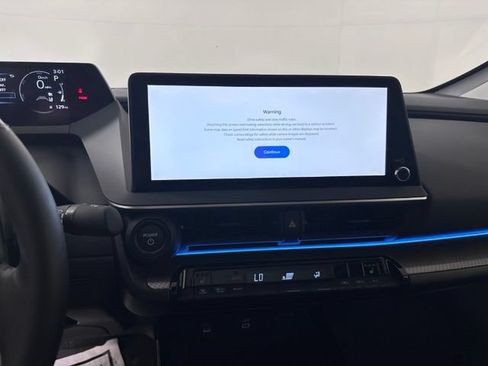 Used 2024 Toyota Prius XLE AWD/4WD image 27