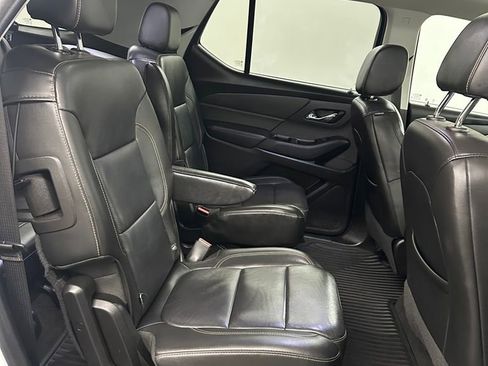 Used 2019 Chevrolet Traverse RS image 35