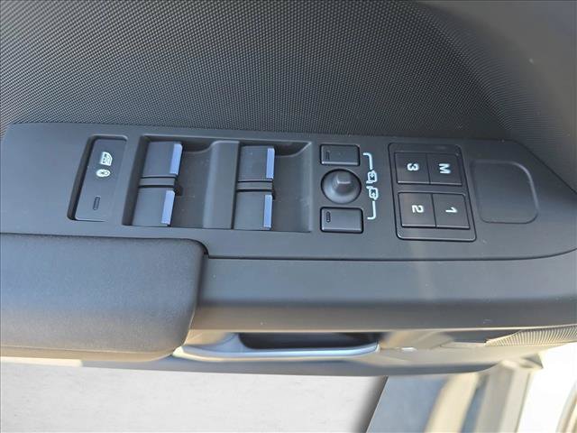 New 2026 Land Rover Defender 110 X-Dynamic SE AWD/4WD image 27