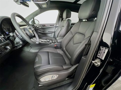 New 2026 Porsche Macan image 5