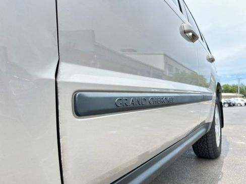 Used 2009 Jeep Grand Cherokee Laredo AWD/4WD image 15