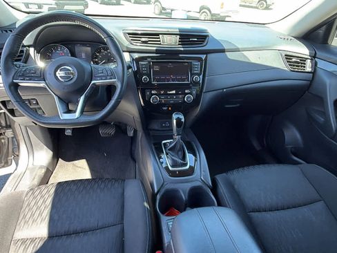 Used 2020 Nissan Rogue SV FWD image 18