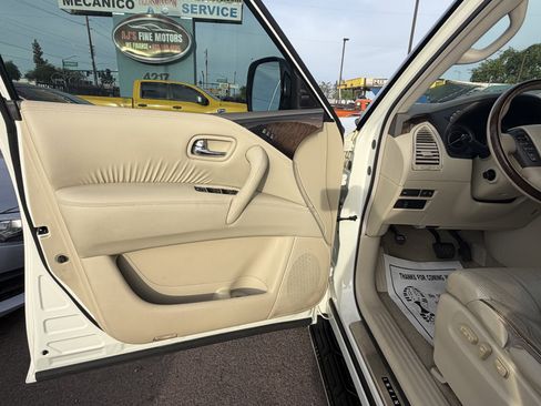 Used 2014 INFINITI QX80 2WD w/ Deluxe Touring Package image 6