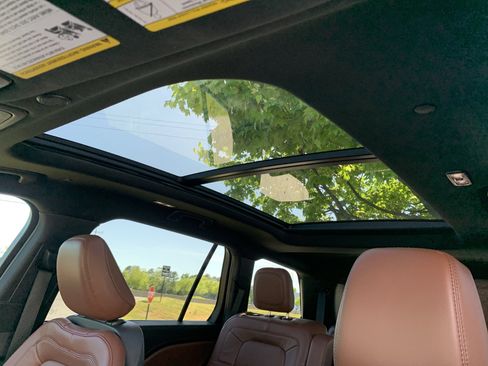 Used 2025 Lincoln Aviator Reserve w/ Illumination Package RWD image 28