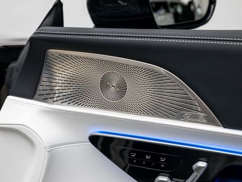 Used 2025 Mercedes-Benz SL 63 AMG 4MATIC image 40