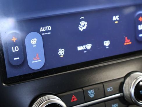 Used 2024 Ford Edge Titanium AWD/4WD image 25