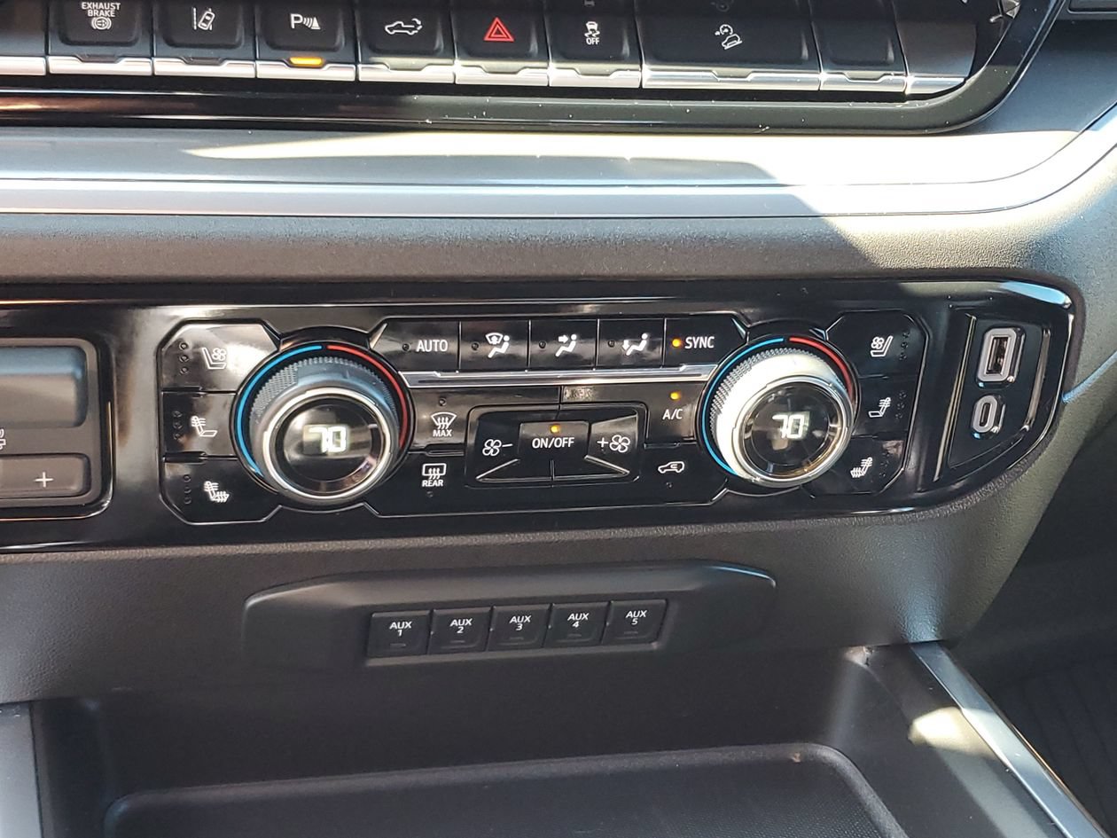 Used 2026 Chevrolet Silverado 3500 High Country w/ High Country Premium Package AWD/4WD image 24