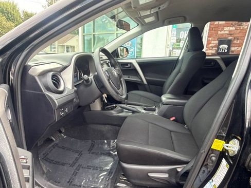 Used 2016 Toyota RAV4 LE AWD/4WD image 11