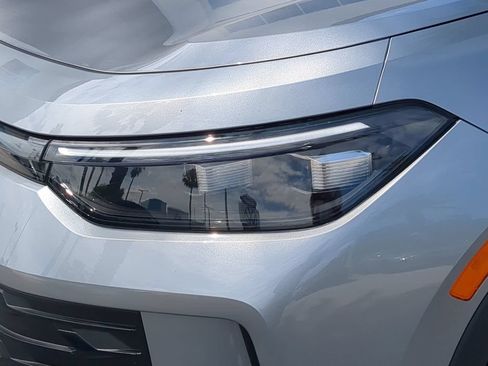 New 2026 Volkswagen Tiguan SE FWD image 7