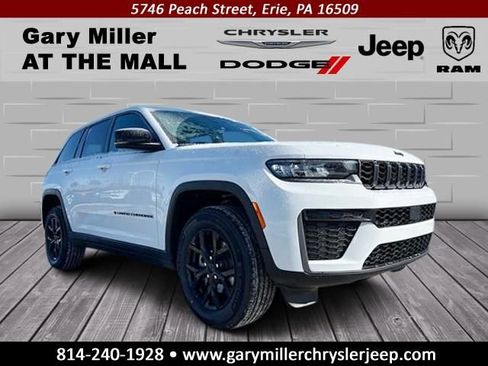 New 2026 Jeep Grand Cherokee Altitude image 1