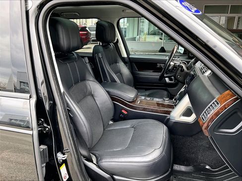 Used 2020 Land Rover Range Rover HSE image 11
