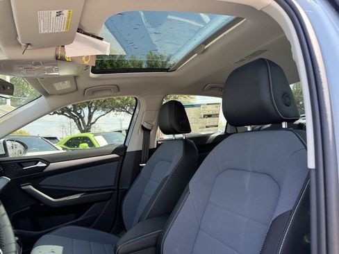 New 2026 Volkswagen Jetta SE FWD image 21