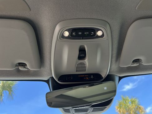 Used 2019 Volvo XC40 T5 Inscription image 38