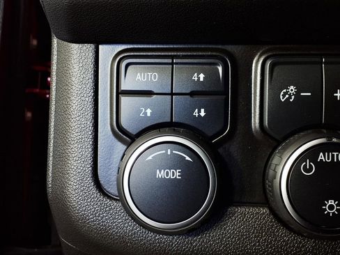 Used 2022 Chevrolet Tahoe Z71 w/ Luxury Package image 16