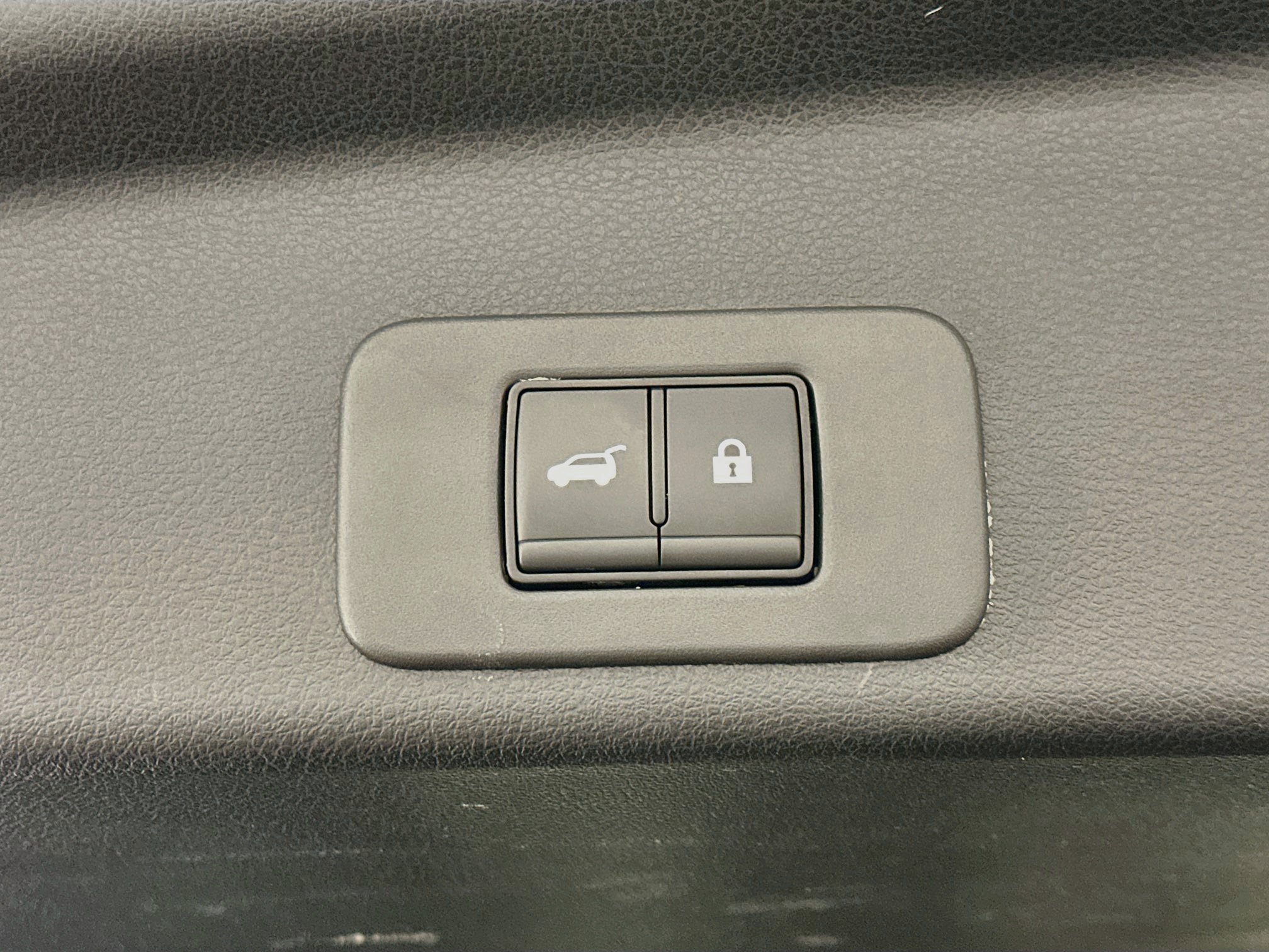 Used 2025 Nissan Murano SV AWD/4WD image 30