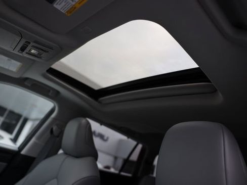 Used 2021 Toyota Highlander XLE image 39