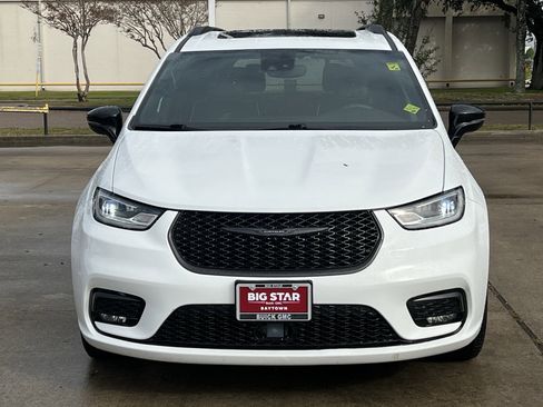 Used 2024 Chrysler Pacifica Limited w/ S Appearance Package image 6