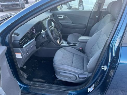 Used 2020 Kia Niro LX FWD image 5