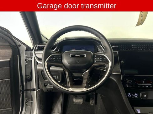 Used 2024 Jeep Grand Cherokee Limited w/ Black Appearance Package image 9