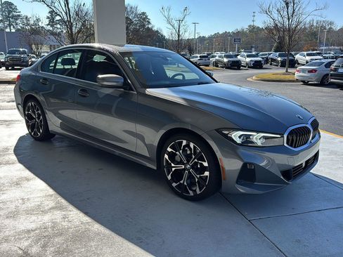 Used 2025 BMW 330i Sedan image 5