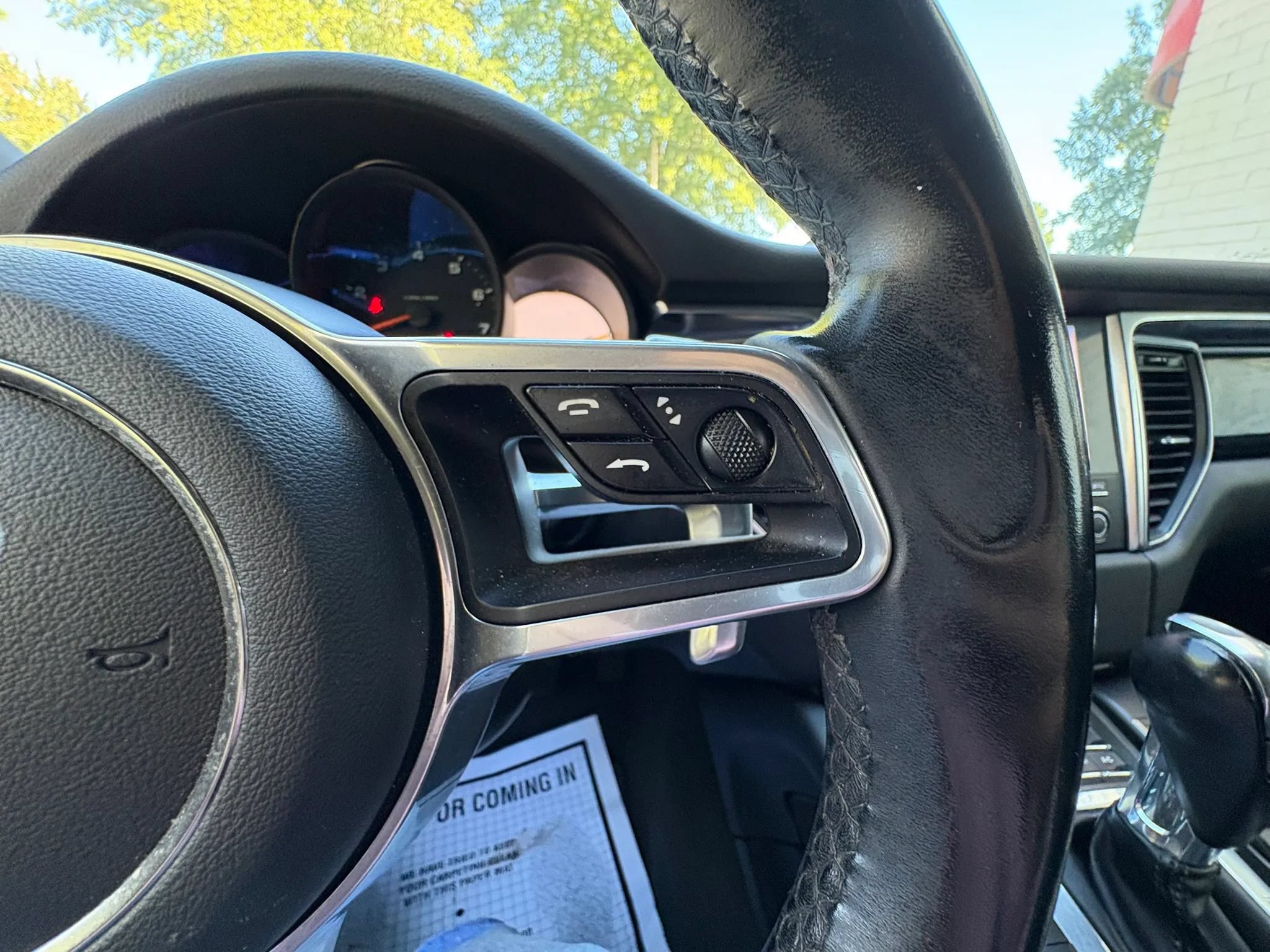 Used 2018 Porsche Macan AWD/4WD image 35