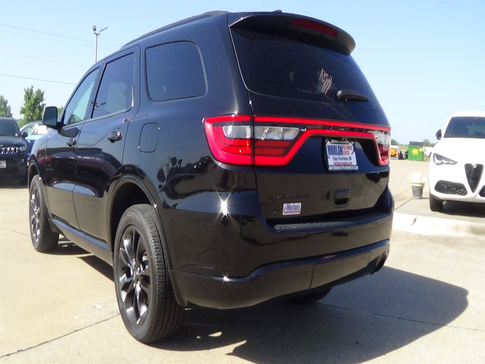 Certified 2024 Dodge Durango SXT w/ SXT Blacktop Group AWD/4WD image 8