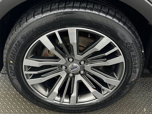 Used 2016 Ford Explorer Platinum image 8