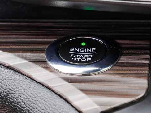 Used 2020 Ford Explorer Limited image 40