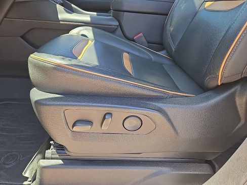 Used 2021 GMC Yukon AT4 w/ Technology Package AWD/4WD image 26