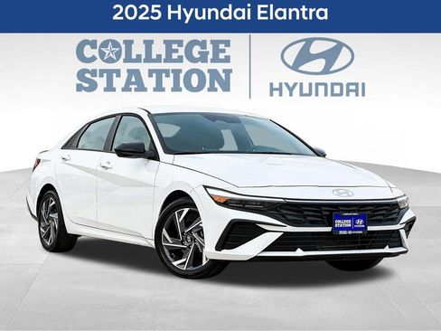 Used 2025 Hyundai Elantra Sport w/ Cargo Package FWD image 1