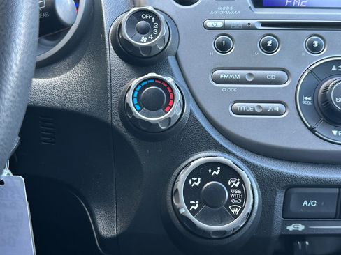 Used 2011 Honda Fit image 28