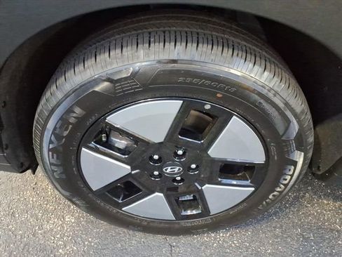 Used 2025 Hyundai Santa Fe SEL image 9