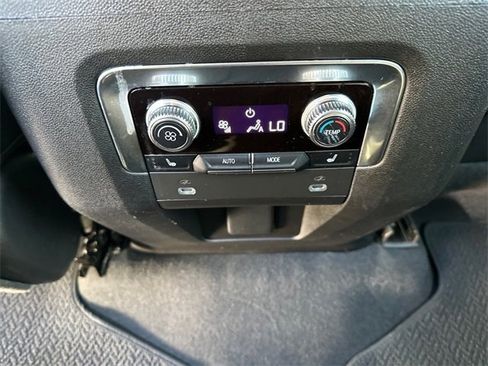 Used 2022 GMC Yukon Denali image 12