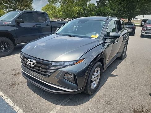 Used 2023 Hyundai Tucson SEL FWD image 2