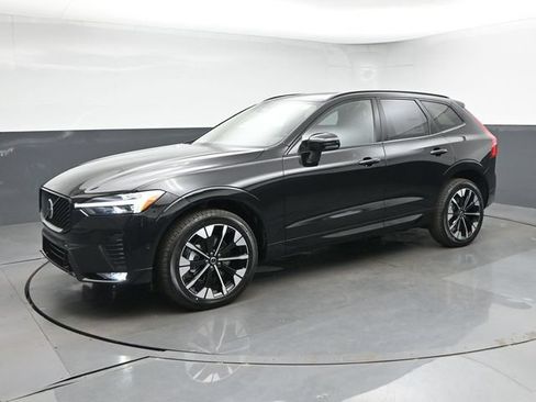 New 2026 Volvo XC60 B5 Plus w/ Climate Package AWD/4WD image 4