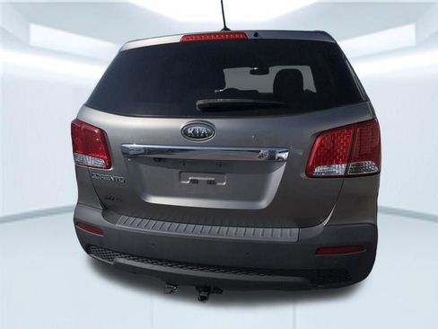 Used 2013 Kia Sorento LX w/ Value Pkg image 16