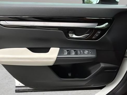 Used 2025 Honda CR-V EX-L image 17
