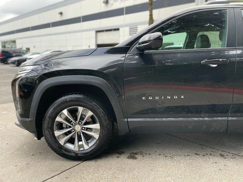 Used 2025 Chevrolet Equinox LT w/ Convenience Package II image 7