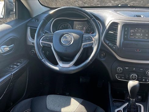 Used 2014 Jeep Cherokee Latitude w/ Comfort/Convenience Group image 5