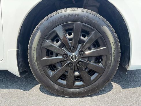 Used 2017 Nissan Sentra SV FWD image 29