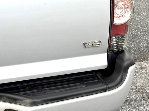 Used 2012 Toyota Tacoma 4x4 Double Cab w/ TRD Sport Pkg image 32
